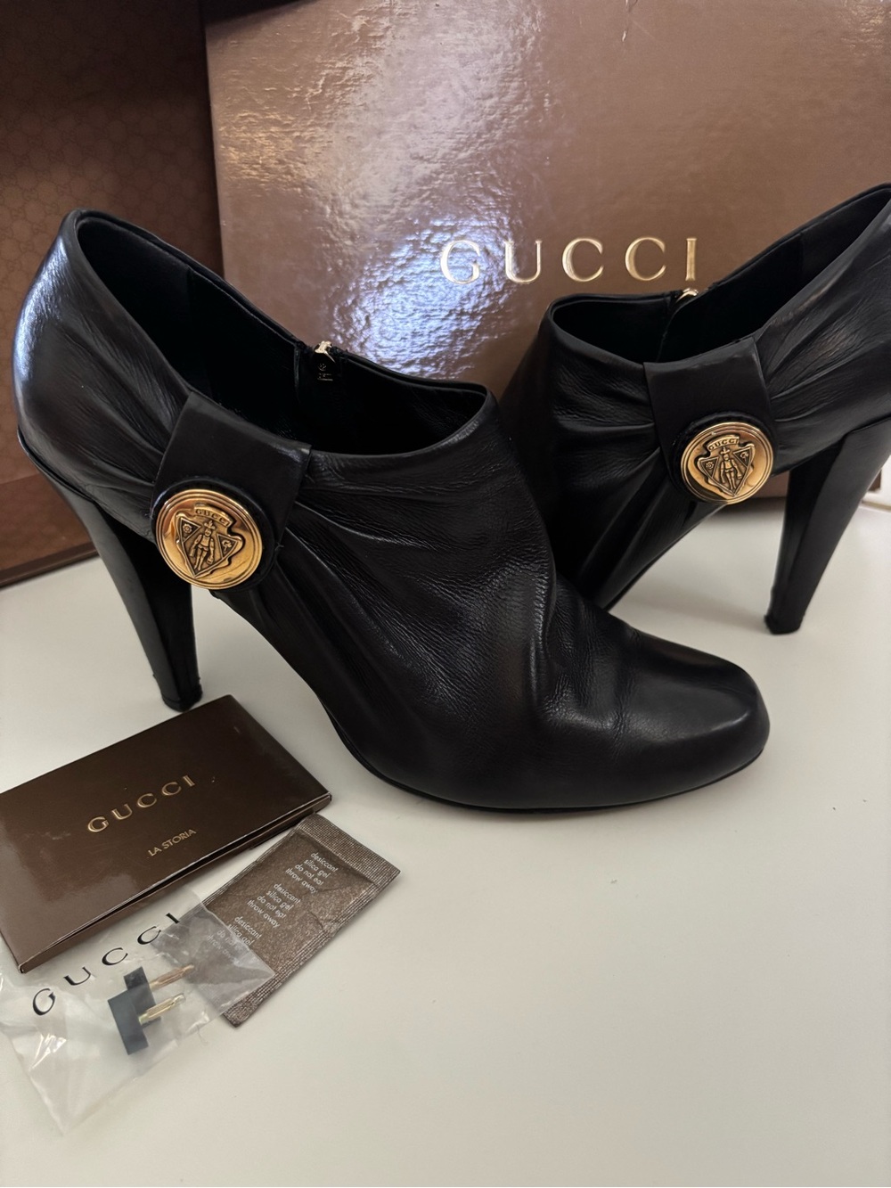 Gucci Black Leather Heel Ankle Booties Darwin Nero Gold Medallion Accent Sz 11B